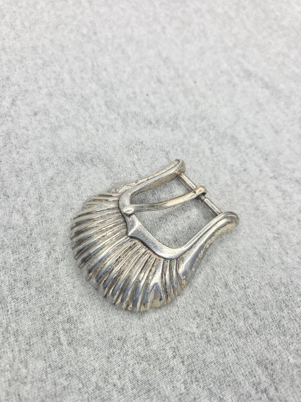 Vintage 1993 Western Belt Buckle Silver Tone Ribbed Sunburst Scalloped Fan